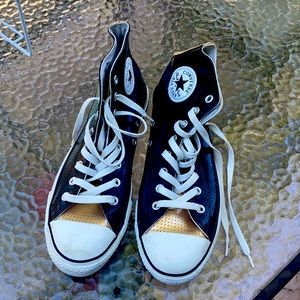All Star Converse, Leather, Sz 8 1/2m/ 10 1/2 wm